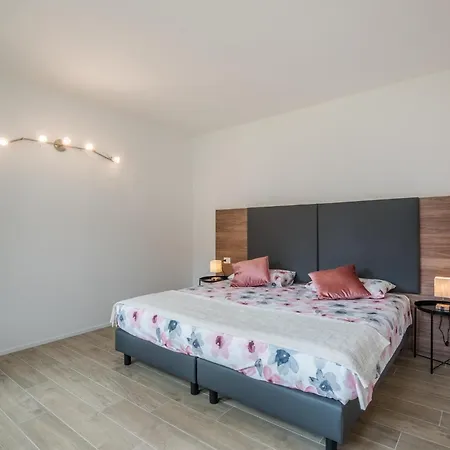 Appartamento Stunning In With Kitchen *