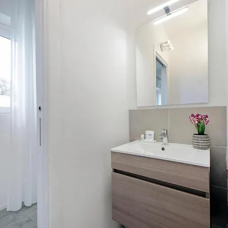 Stunning In With Kitchen * Siena