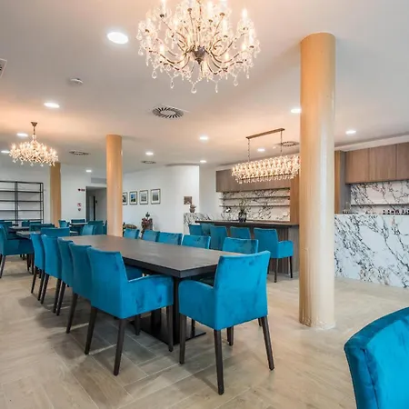Stunning In With Kitchen